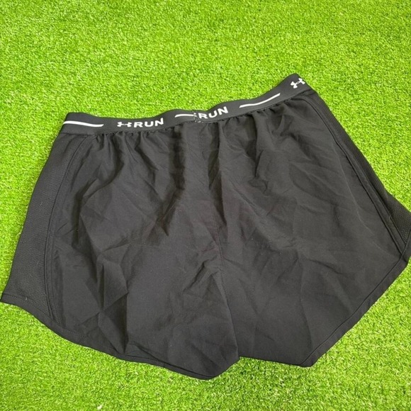 Under Armour Women's Size M Running Shorts Pockets Sporty Active - Picture 7 of 7